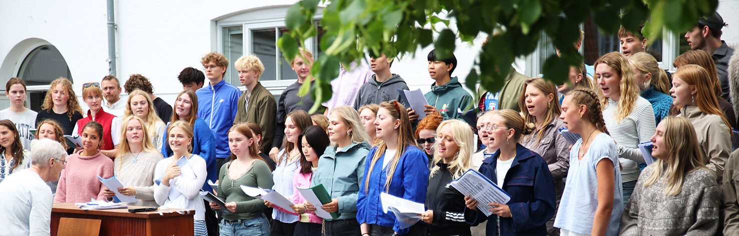 Syng rytmisk kor på højskole